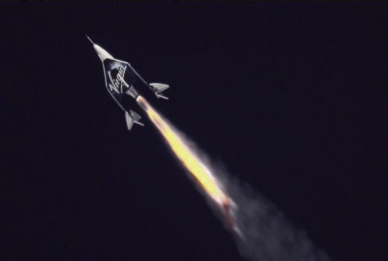 virgin galactic spaceship two in flight