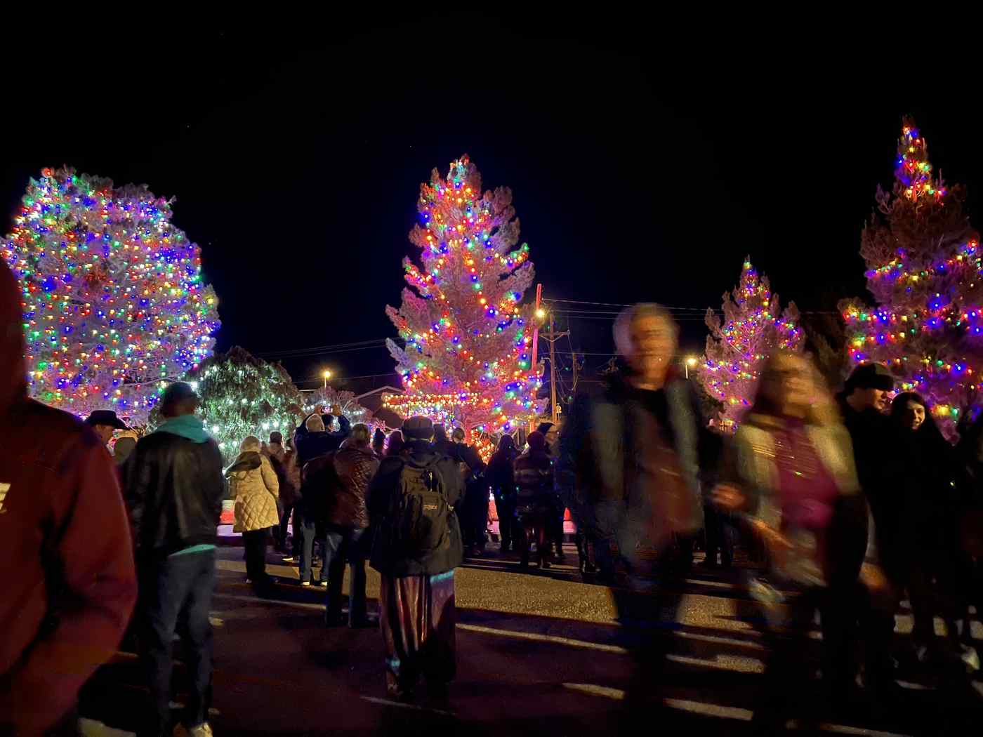 old fashioned christmas tree lighting