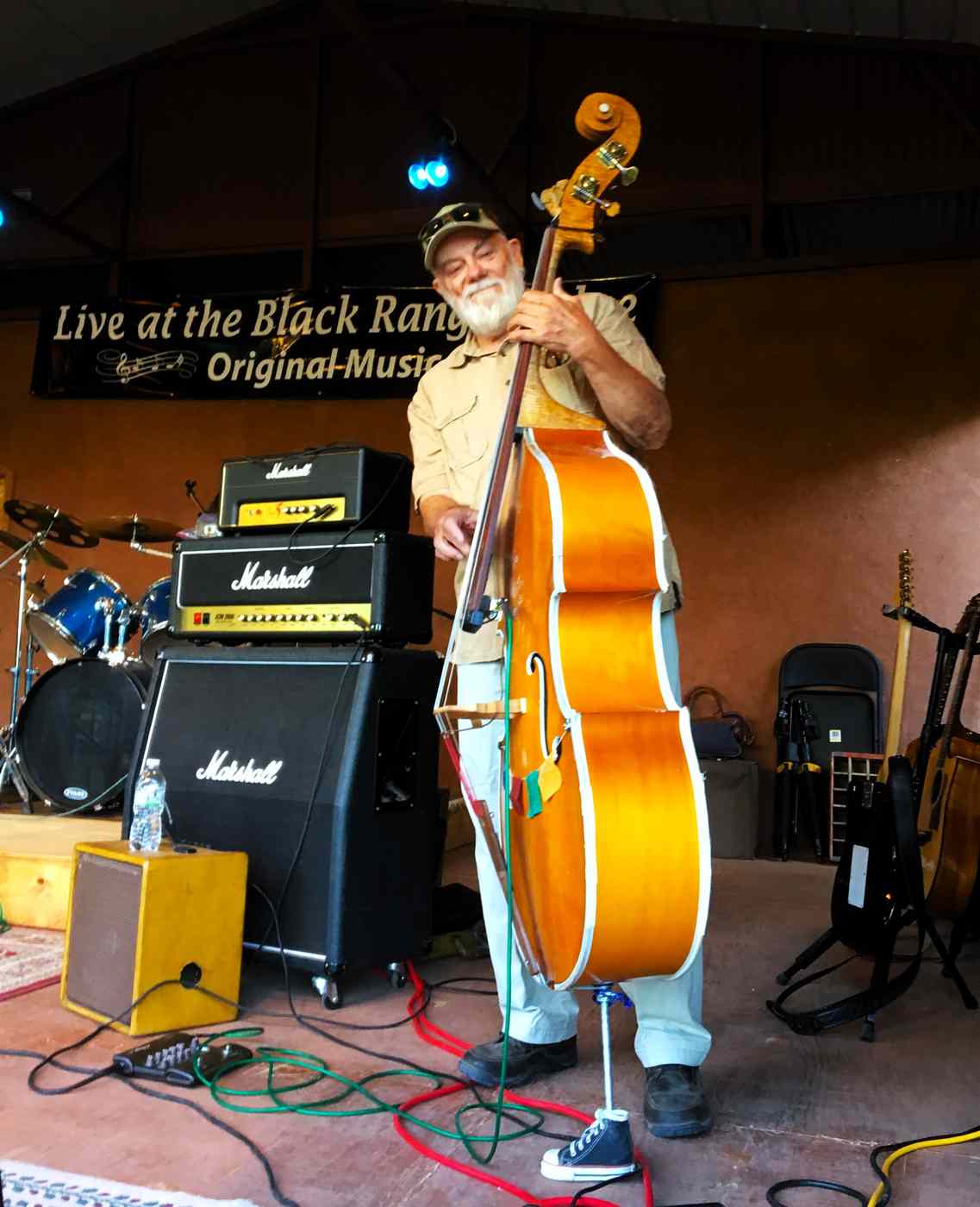 bill bussman with his bass at pickamania